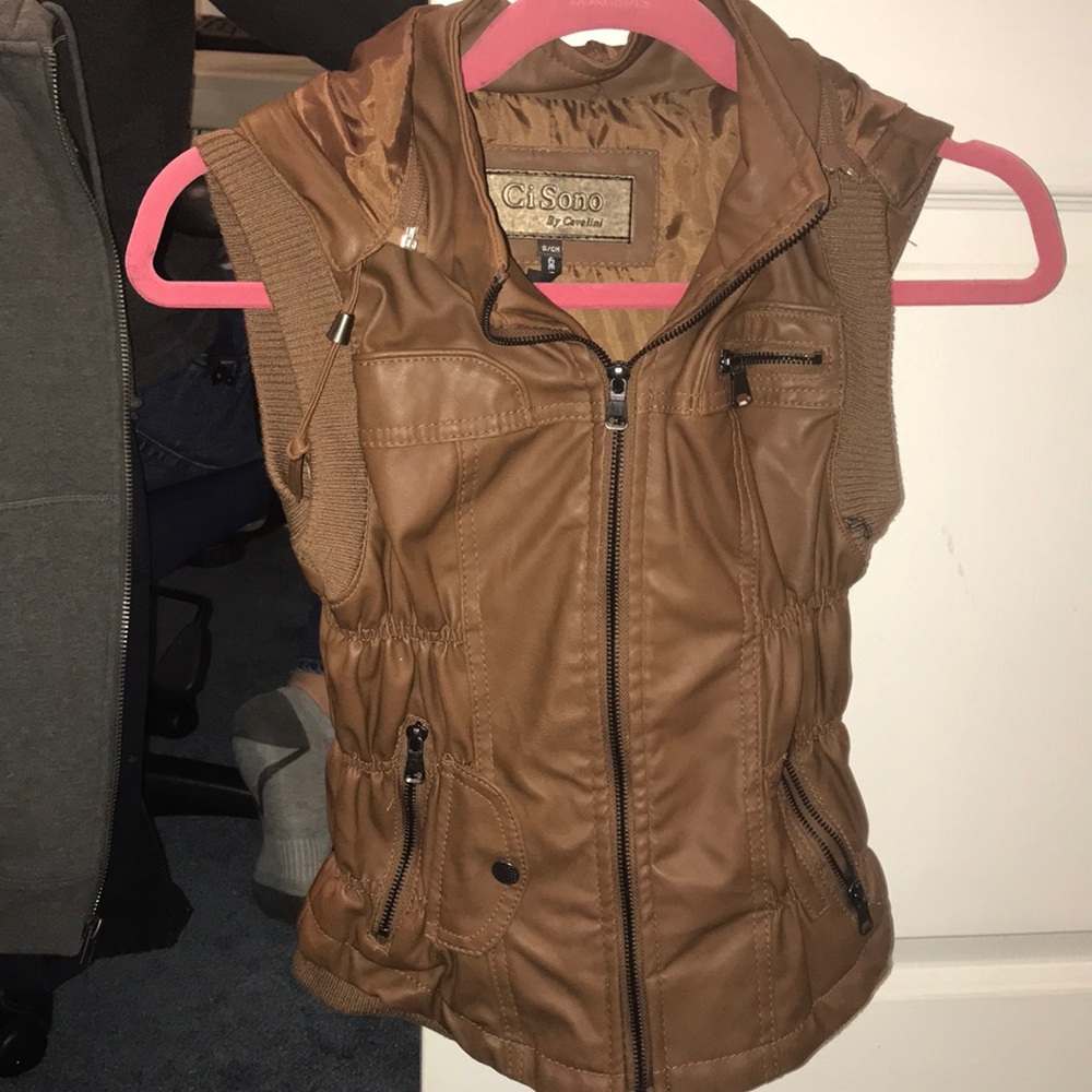 Never worn Ci Sono vest. Size small.